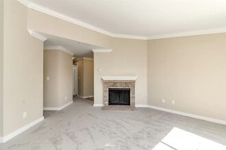 23410 18th Ave S, Unit D301 in Des Moines, WA - Building Photo - Building Photo