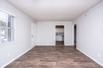 Tara Hill Apartment Homes in Jonesboro, GA - Foto de edificio - Interior Photo