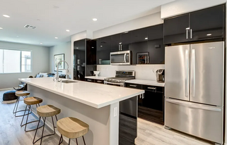 942 E Drapery Ln in Anaheim, CA - Building Photo