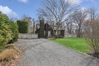131 Lewis Rd in East Quogue, NY - Building Photo - Building Photo