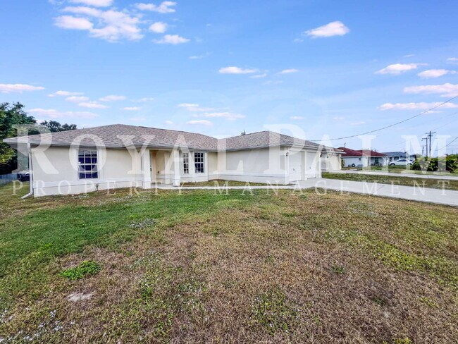 4304 12th St W in Lehigh Acres, FL - Building Photo - Building Photo