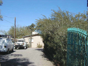 321-329 E Blacklidge Dr in Tucson, AZ - Building Photo - Building Photo