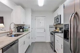 3545 Northwest Pkwy in Dallas, TX - Building Photo - Building Photo