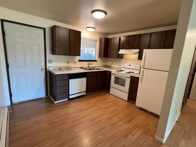 420 N Keller Ave in East Wenatchee, WA - Building Photo - Building Photo