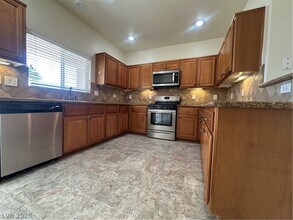 8544 Treasure Trove St in Las Vegas, NV - Building Photo - Building Photo