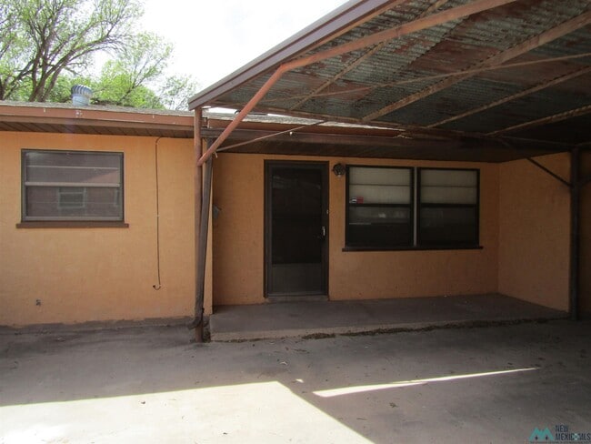 1402 W Briscoe Ave in Artesia, NM - Building Photo - Building Photo