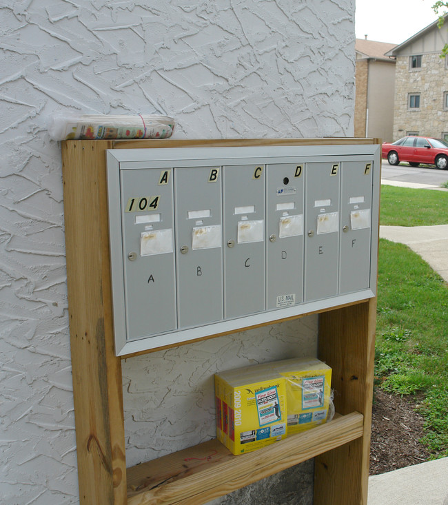 104 E Norwich Ave in Columbus, OH - Foto de edificio - Building Photo