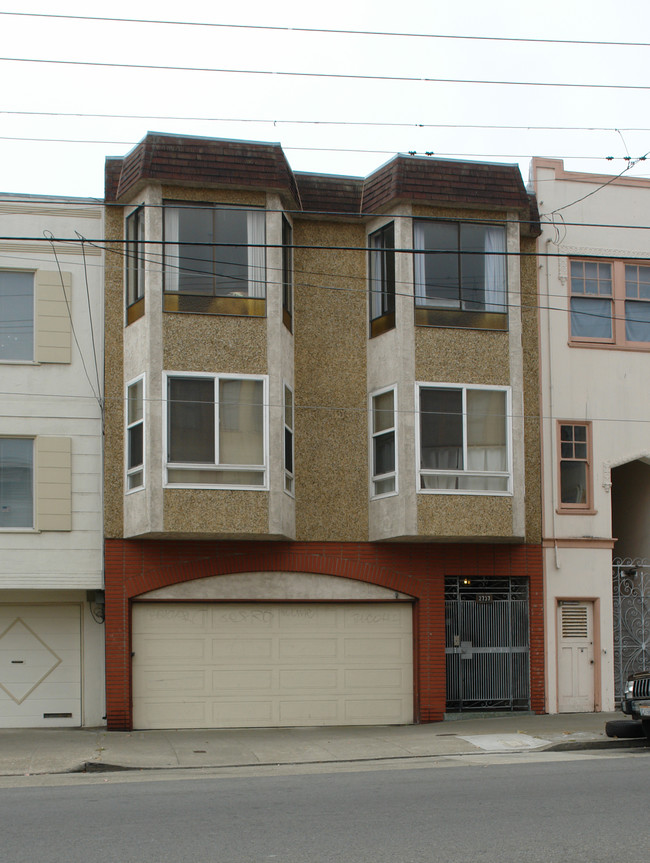 2737 Clement St in San Francisco, CA - Building Photo - Building Photo