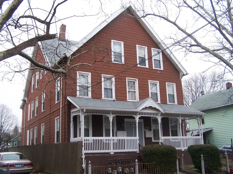 241 W Ivy St in New Haven, CT - Building Photo