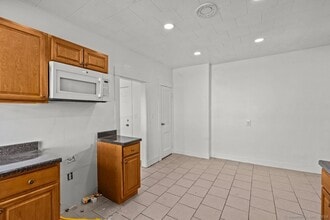 56 Blake St in New Haven, CT - Building Photo - Building Photo