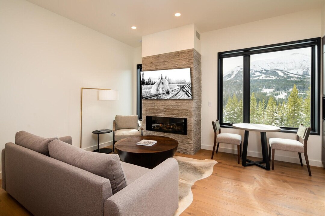 4 Boathouse Way in Big Sky, MT - Building Photo