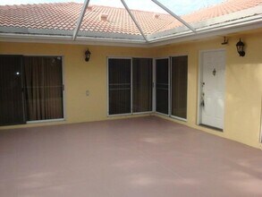 9124 Sun Terrace Cir in Palm Beach Gardens, FL - Building Photo - Building Photo