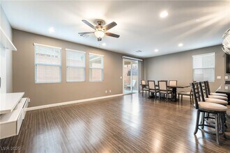 8750 Cerrito Canyon Ct in Las Vegas, NV - Building Photo - Building Photo