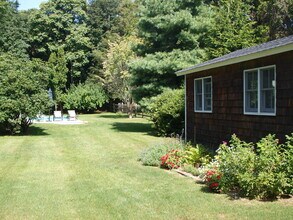 77 Georgica Rd in East Hampton, NY - Building Photo - Building Photo