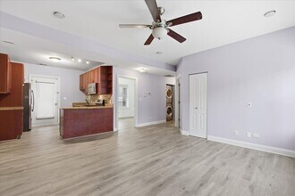 2452 W Ardmore Ave in Chicago, IL - Building Photo - Building Photo