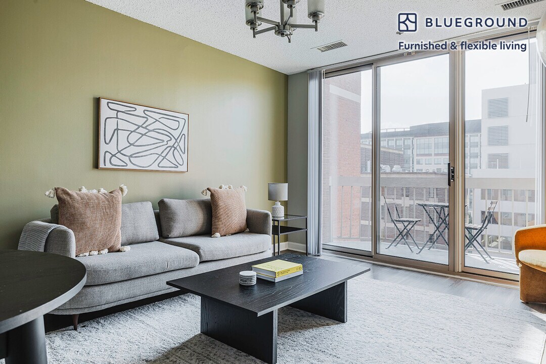 2140 L St NW in Washington, DC - Building Photo
