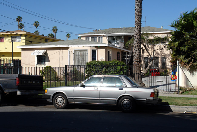 1147 S Flower St in Inglewood, CA - Building Photo - Building Photo