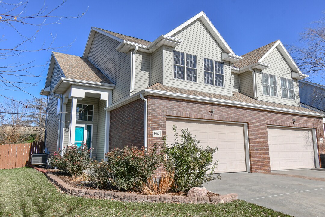 9412 Forest Glen Dr in Lincoln, NE - Building Photo