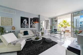 2100 Park Ave in Miami Beach, FL - Building Photo - Building Photo