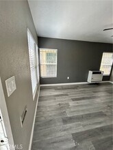 1004 N Sloan Ave-Unit -A in Compton, CA - Foto de edificio - Building Photo