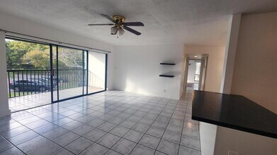 517 Dotterel Rd, Unit Dotrell in Delray Beach, FL - Foto de edificio - Building Photo