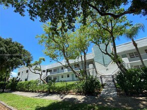 1925 Madison St in Hollywood, FL - Building Photo - Building Photo