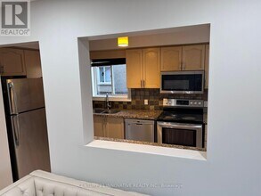 43 Summerdale Crescent in Brampton, ON - Building Photo - Building Photo