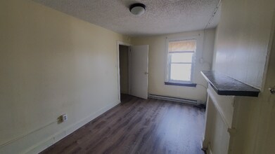 326 E Airy St-Unit -3 in Norristown, PA - Building Photo - Building Photo