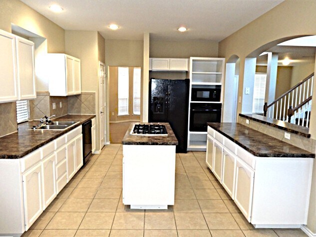 32 Lucas Ln in Fort Worth, TX - Building Photo - Building Photo