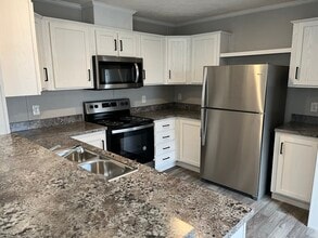 6610 Lear Nagle Rd in North Ridgeville, OH - Building Photo - Building Photo