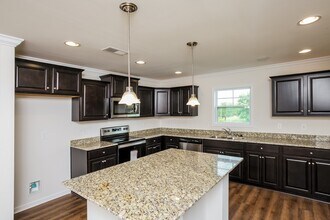 2140 Alden Dr in Dalzell, SC - Building Photo - Building Photo