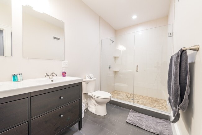 2044 Beacon St, Unit 2001 in Newton, MA - Building Photo - Building Photo