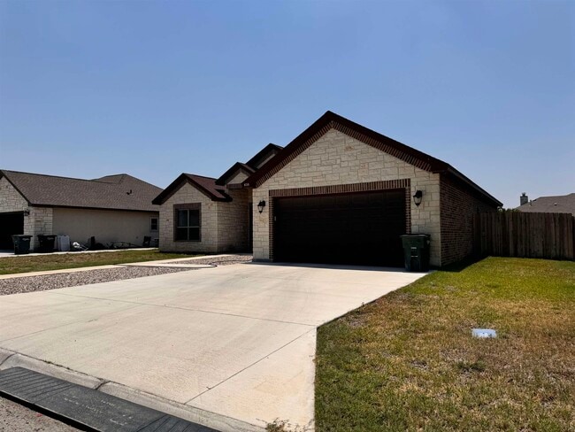 416 Quail Creek Dr in Del Rio, TX - Building Photo - Building Photo