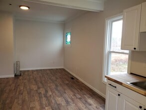 17 Canaan St in Canaan, NH - Foto de edificio - Building Photo