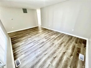 3844 Lori Sue Ave in Dayton, OH - Building Photo - Building Photo