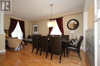 3364 Hayhurst Crescent in Oakville, ON - Building Photo - Building Photo