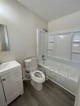 1105 52nd St in Lubbock, TX - Foto de edificio - Building Photo