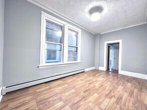 52 Grace St in Jersey City, NJ - Building Photo - Building Photo