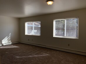 Hampstead Heath Apartments in Anchorage, AK - Building Photo - Building Photo