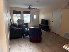 7907 Dunn St, Unit B in Austin, TX - Building Photo - Building Photo