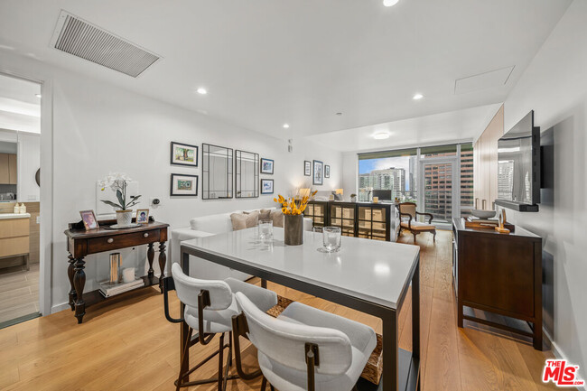 property at 877 Francisco St