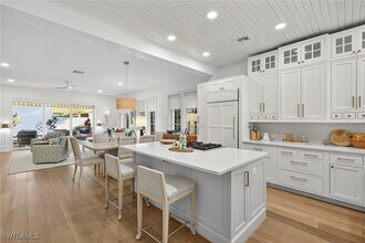 477 3rd Ave S in Naples, FL - Building Photo - Building Photo