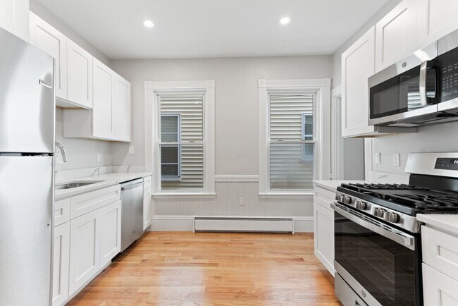 11 Harbor View St in Boston, MA - Building Photo - Building Photo