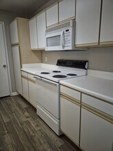 2092 S Sherwood Dr in Valdosta, GA - Building Photo - Building Photo