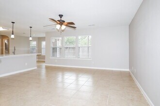 6642 Durango Creek Dr in Magnolia, TX - Foto de edificio - Building Photo