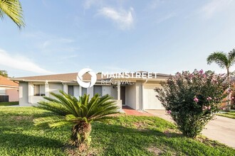 638 Iowa Woods Cir E in Orlando, FL - Foto de edificio - Building Photo