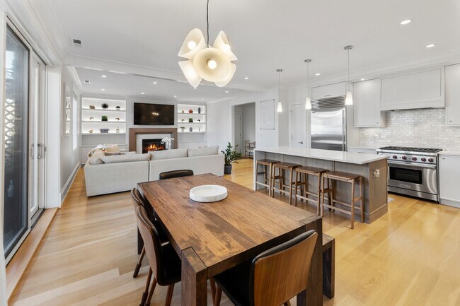 736 W Melrose St in Chicago, IL - Building Photo - Building Photo