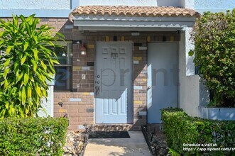 9761 Riverside Dr in Coral Springs, FL - Building Photo - Building Photo