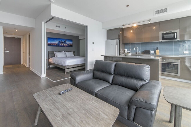 1140 Wellington St. W