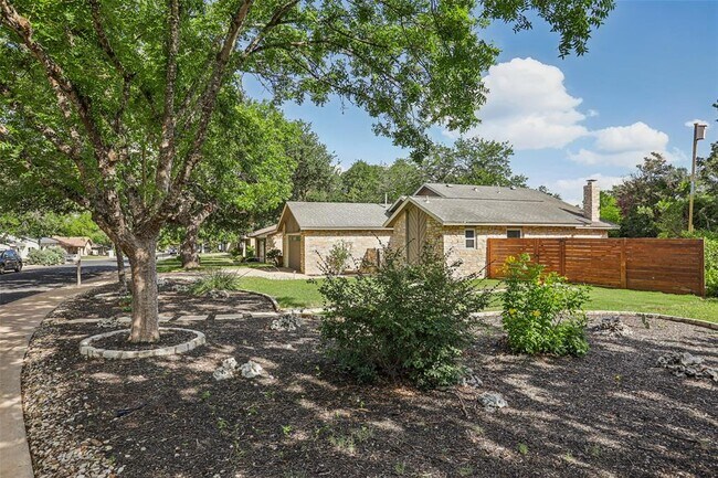 4713 Trail Crest Cir in Austin, TX - Building Photo - Building Photo